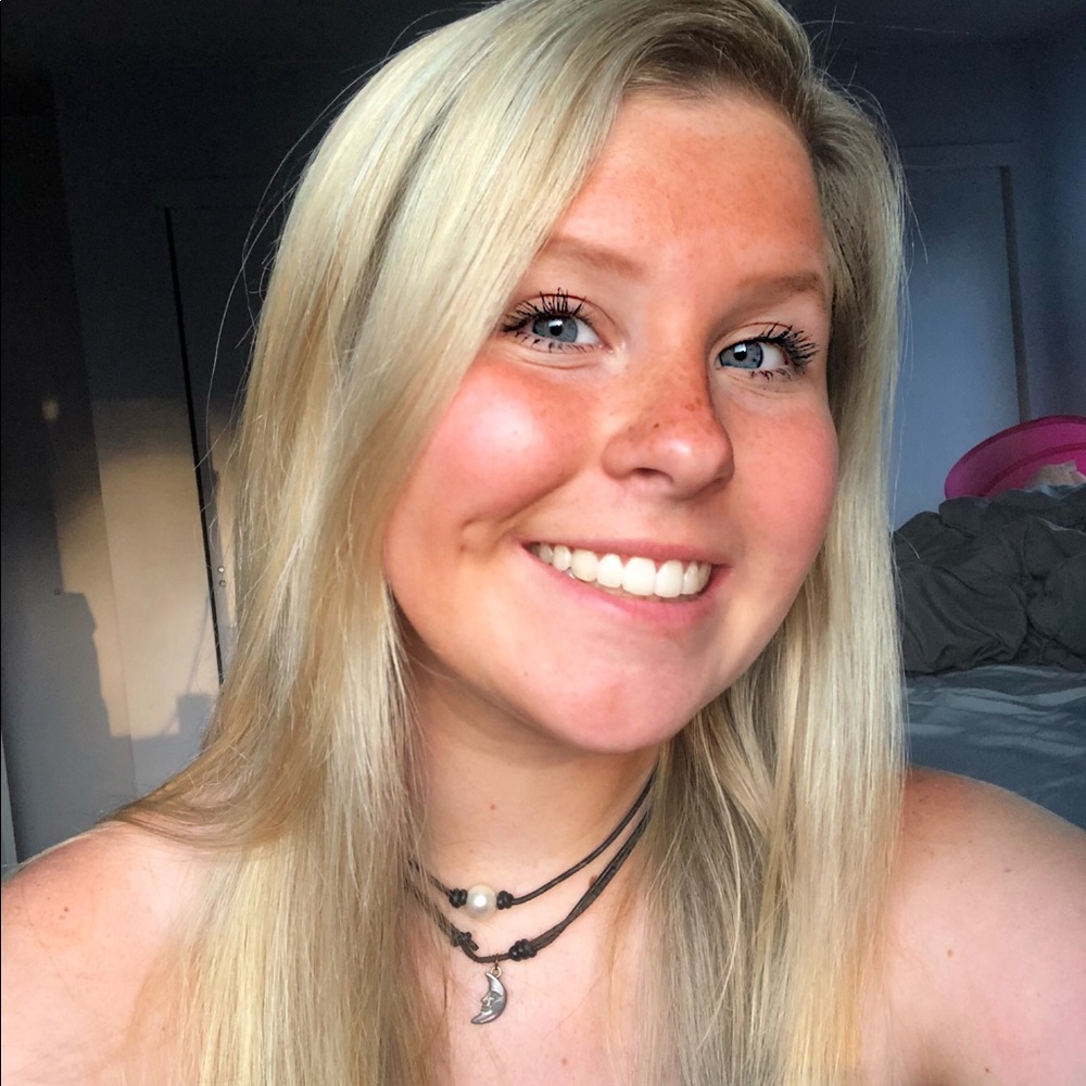 Meet your Posher, Lexie